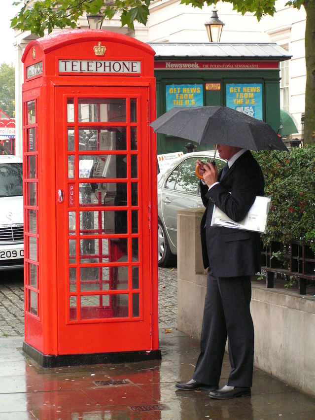 telefonní červená budka